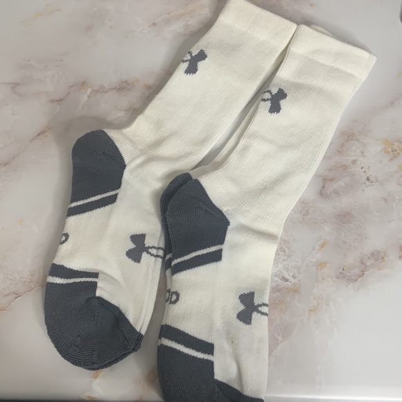 KIDS UNDER ARMOUR TUBE SOCKS!!(2-Pair) - Picture 3 of 3
